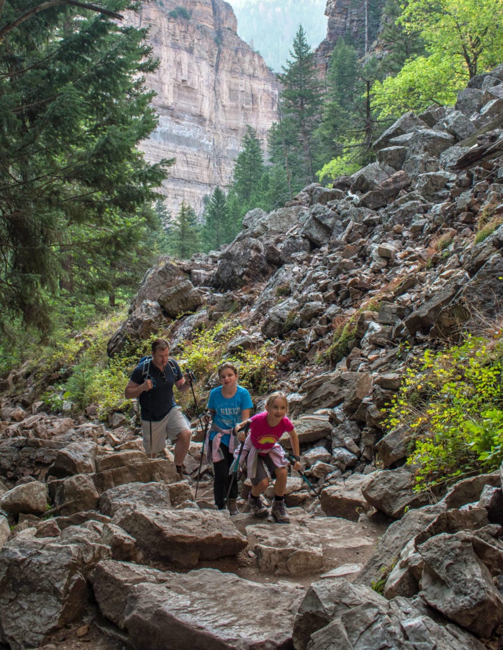 The rocky path on Hanging Lake Trail