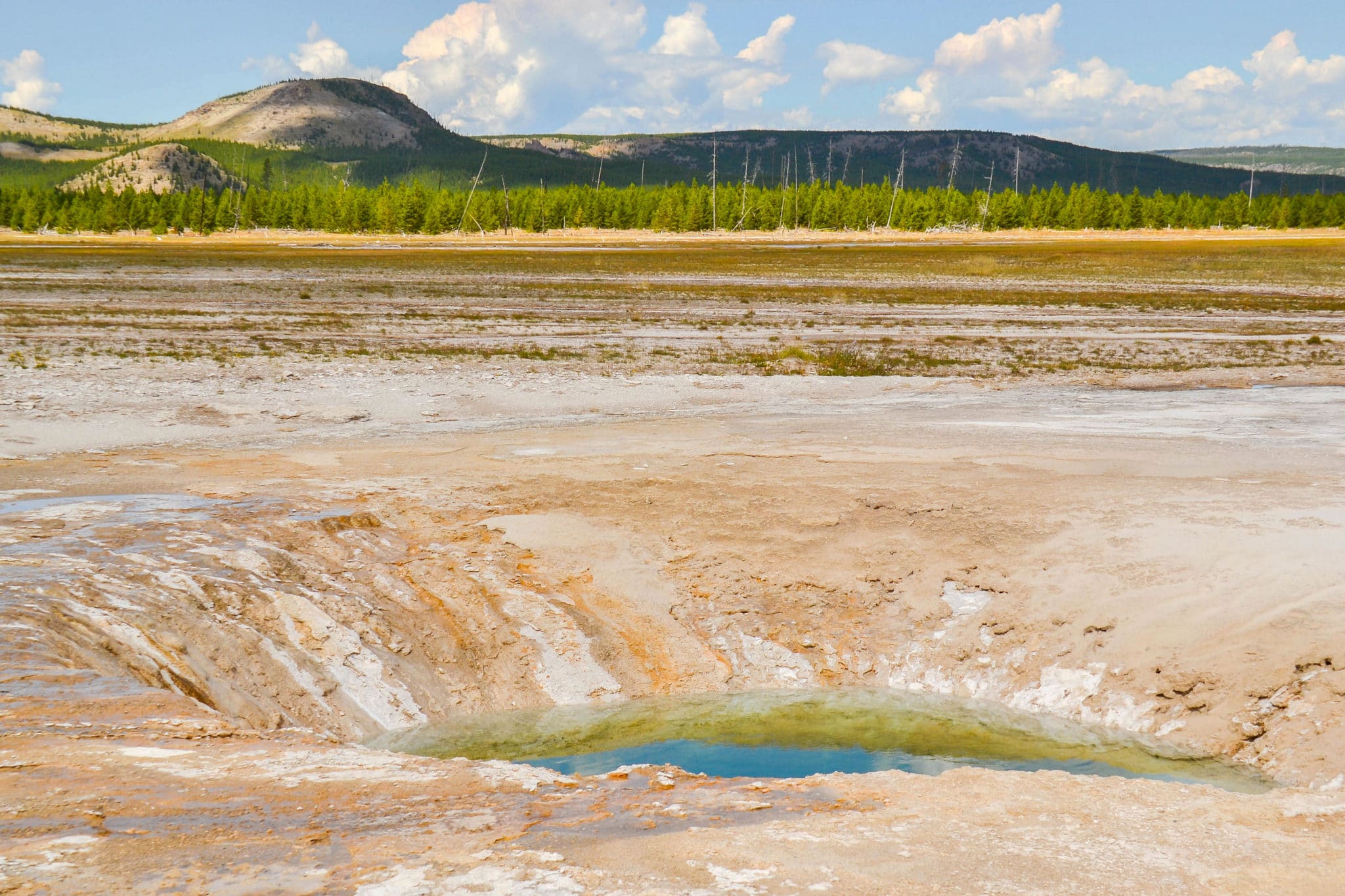 Opal Pool in Midway Geyser Basin not far from Grand Prismatic Spring