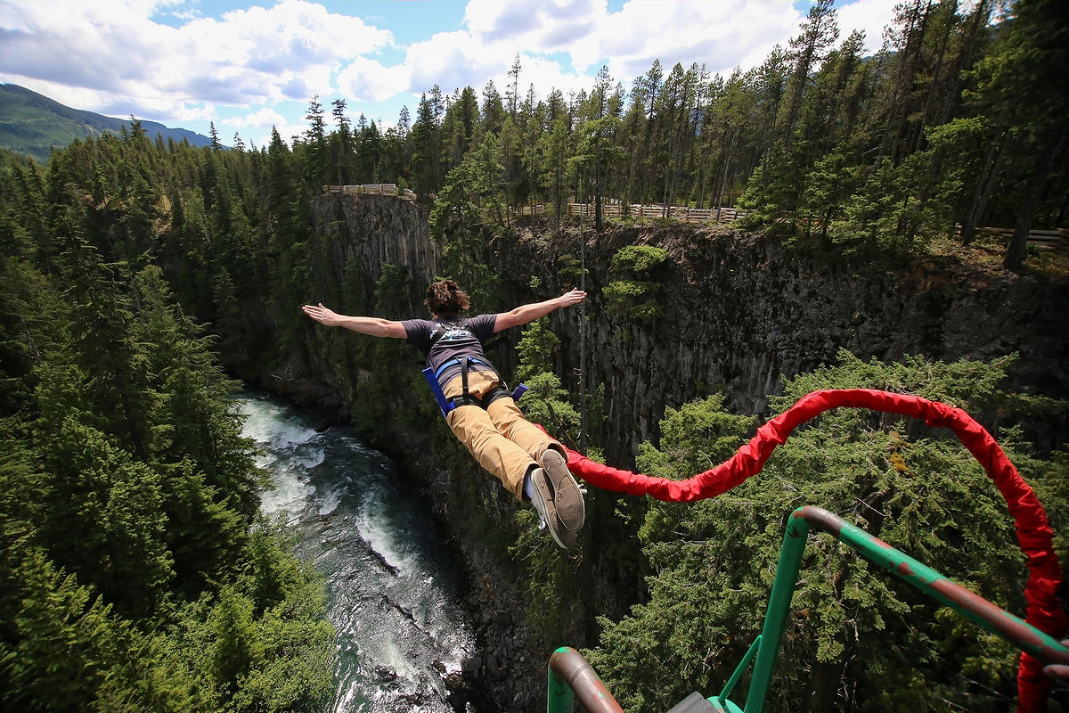 Bungee jumping, one of the hair-raising Whistler summer activities
