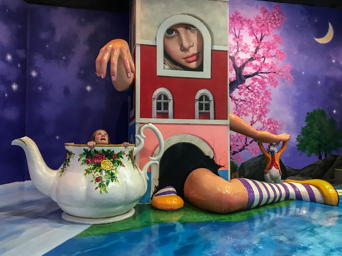 Alice in Wonderland at Trick Eye Museum Sentosa