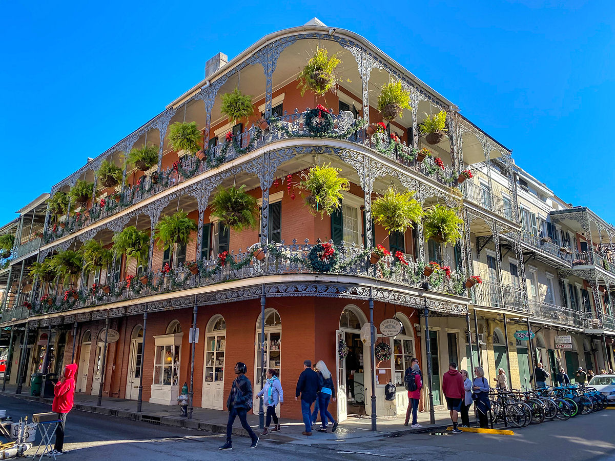 Another colorful building in the French Quarter