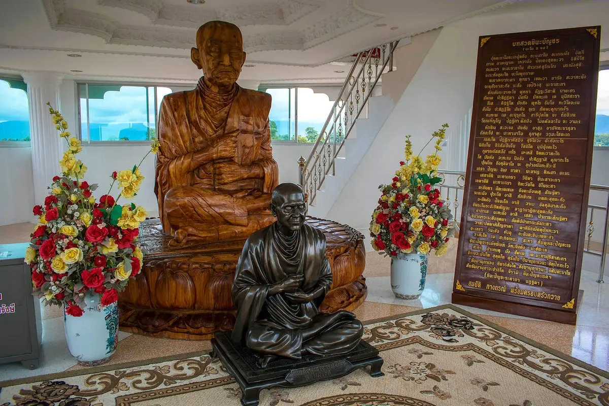 Monk statues at Wat Huay Pla Kang in Chiang Rai