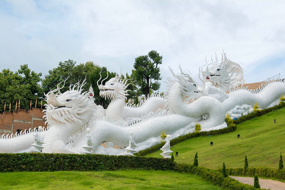 Incredible white dragon sculptures at Wat Huay Pla Kang in Chiang Rai